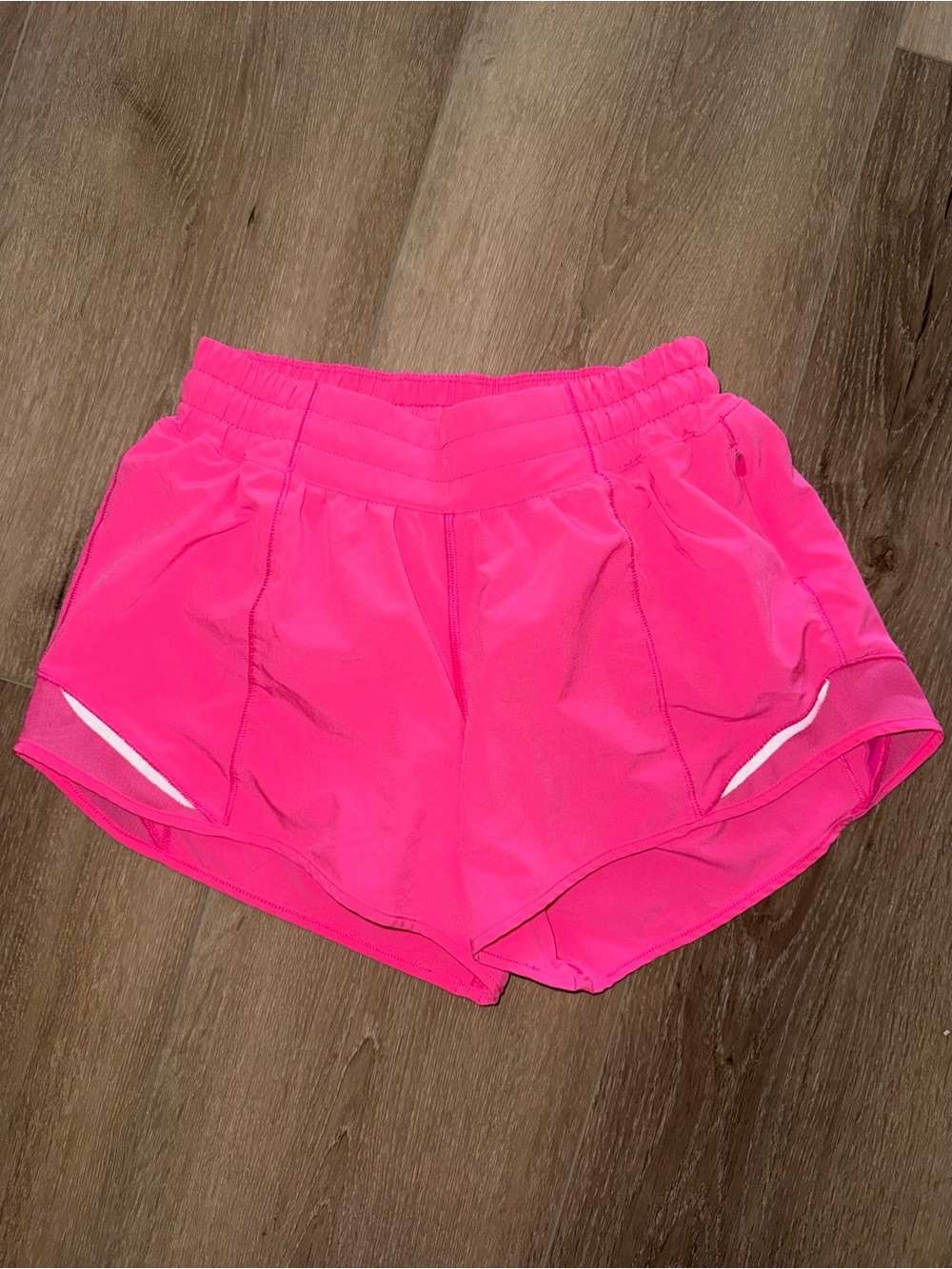 Lululemon Neon Sonic Pink Hotty Hot Shorts size 4 Tall EUC RARE